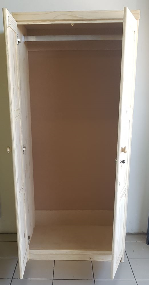 2 D Robe Hang Only 1800X800 - RAW